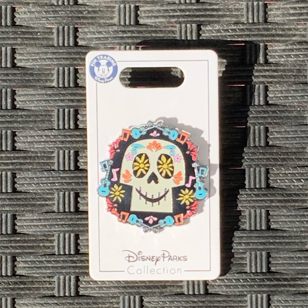 New!✨ Disney Parks Coco Pin